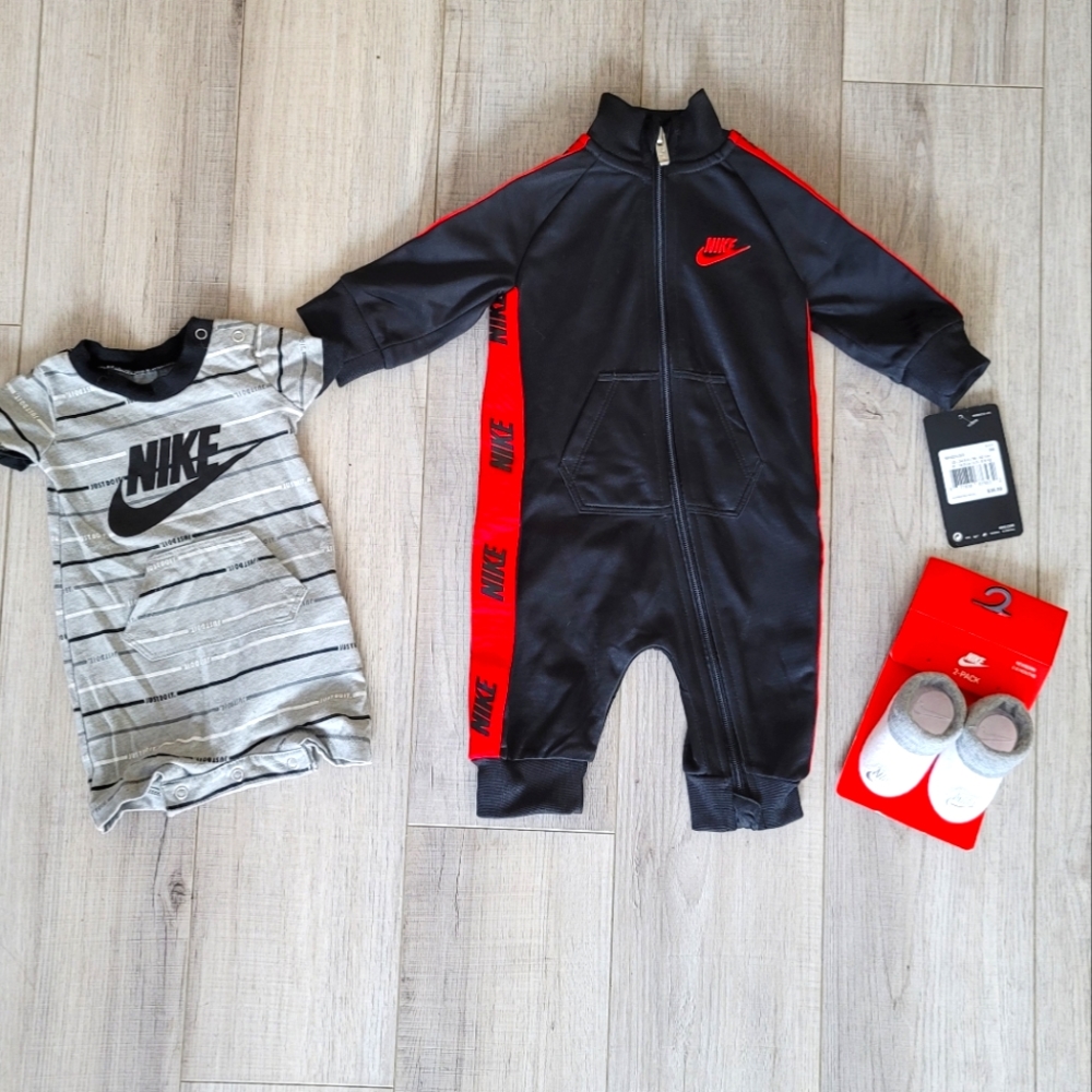 Baby boys Nike Jumpsuit romper and bootie lot. New Newborn and 3 Month